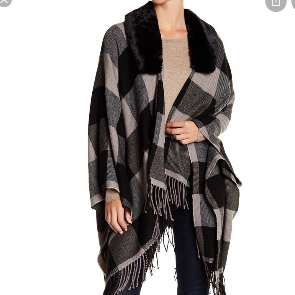 Nordstrom Black White Plaid Cape Fur & Fringe NWT